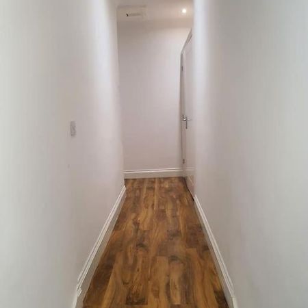 Beautiful Room In Lovely Flat London Exteriör bild