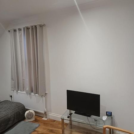 Beautiful Room In Lovely Flat London Exteriör bild