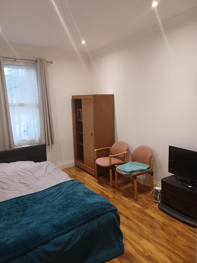Beautiful Room In Lovely Flat London Exteriör bild